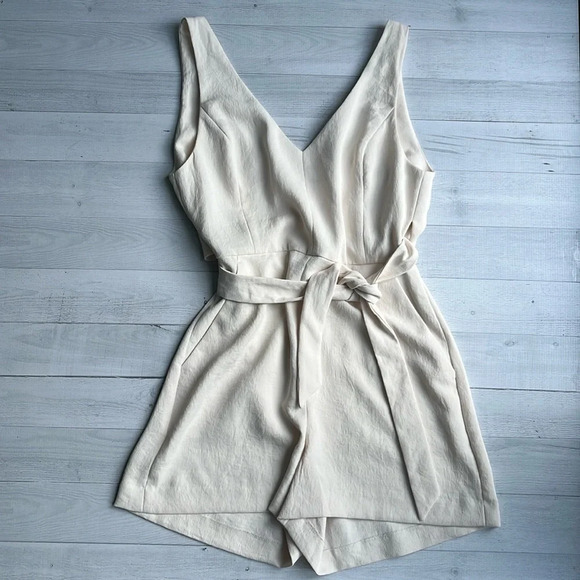 Aritzia Wilfred Cream Romper Size S - Picture 2 of 9